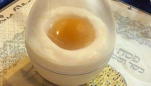 ביצה מתוקה- מוס וניל ומנגו